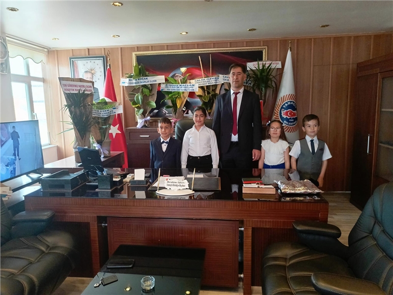 23 Nisan Ulusal Egemenlik ve Çocuk Bayramını Yamaçlı halkımız ile birlikte büyük bir coşkuyla kutladık.
